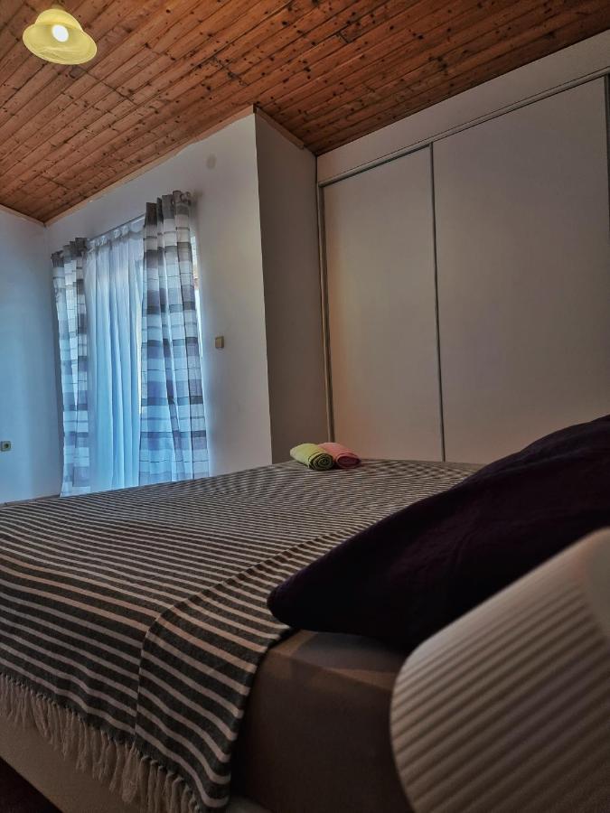 Guesthouse Dila Galovac  Exterior photo