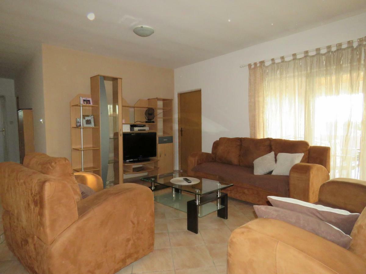 Guesthouse Dila Galovac  Exterior photo